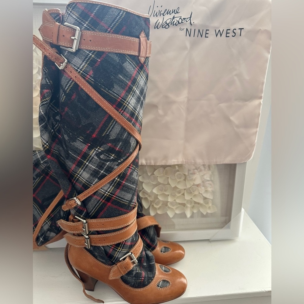 Vivienne Westwood Plaid Gladiator Heeled Boots
Size 5 1/2